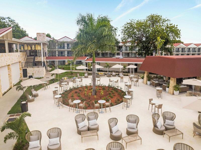 Royalton Chic Antigua An Autograph Collection A image