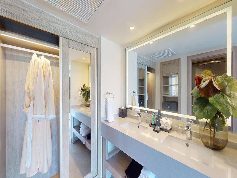 Royalton Chic Antigua An Autograph Collection A image