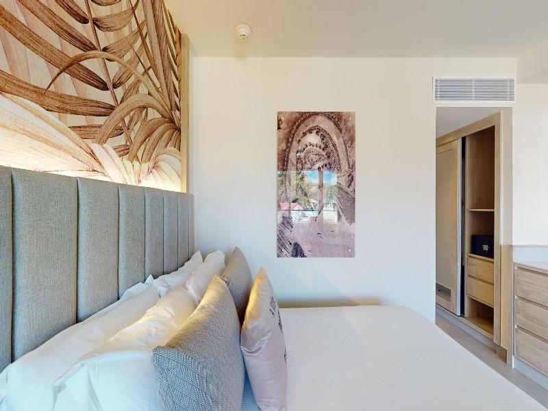 Royalton Chic Antigua An Autograph Collection A image