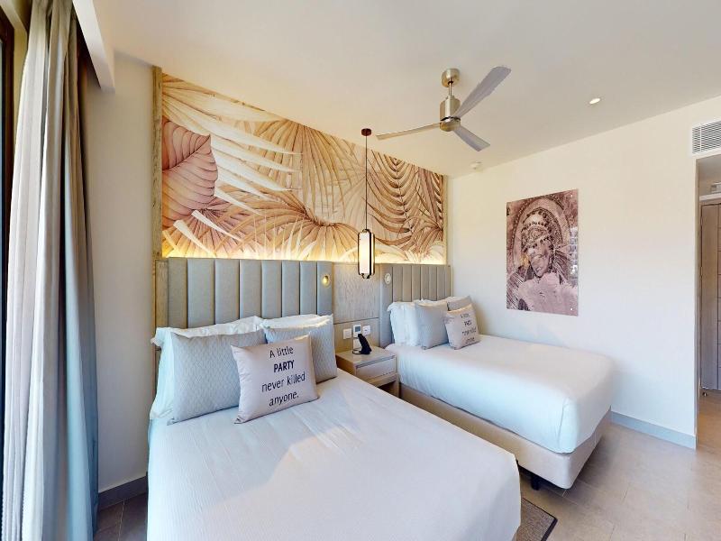 Royalton Chic Antigua An Autograph Collection A image