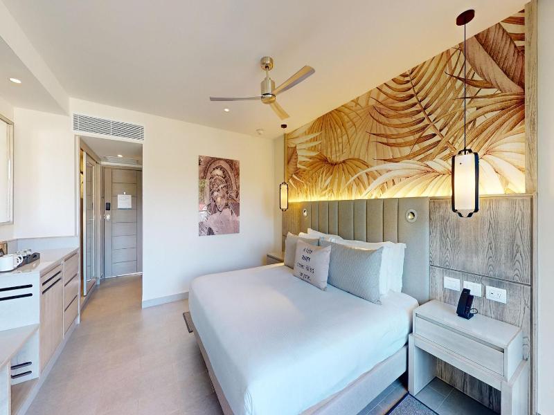 Royalton Chic Antigua An Autograph Collection A image