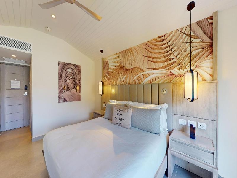 Royalton Chic Antigua An Autograph Collection A image
