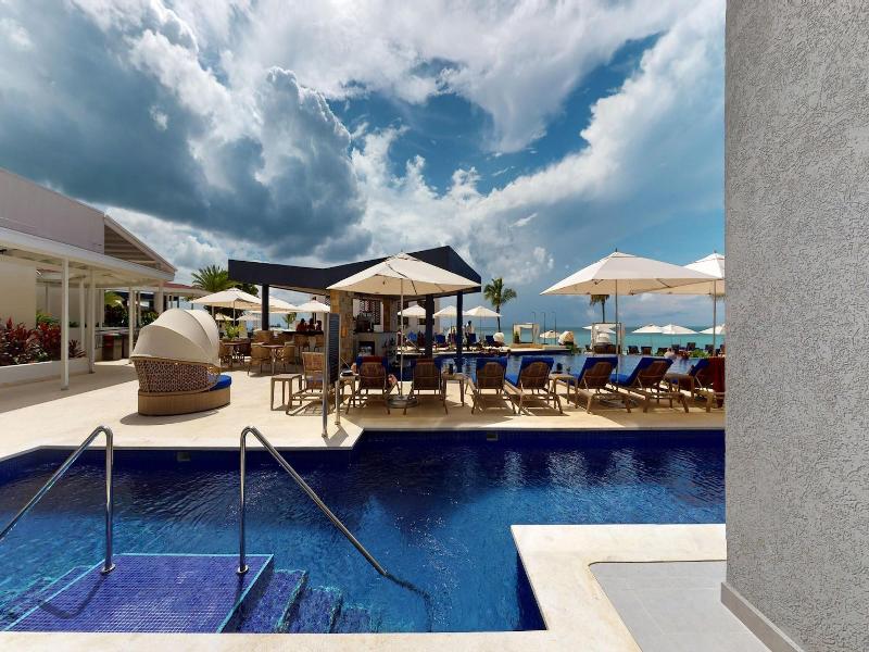 Royalton Chic Antigua An Autograph Collection A image