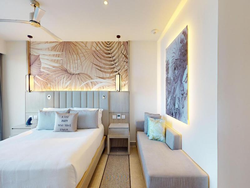 Royalton Chic Antigua An Autograph Collection A image