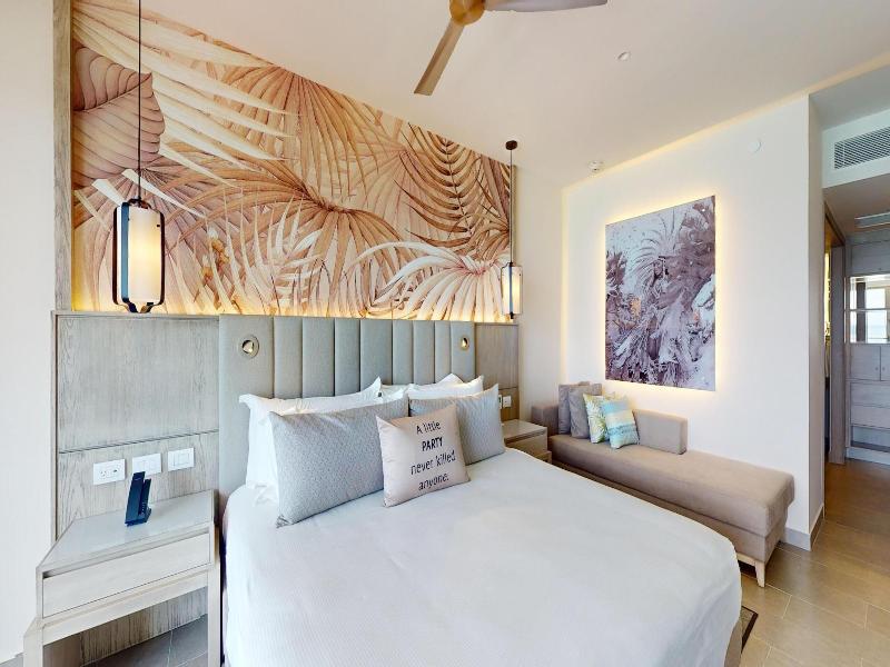 Royalton Chic Antigua An Autograph Collection A image