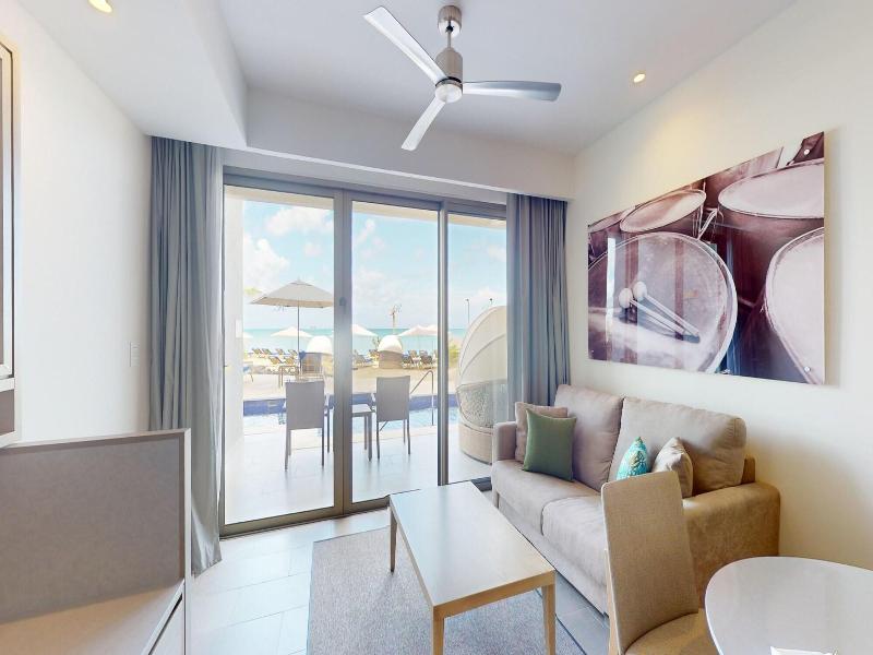 Royalton Chic Antigua An Autograph Collection A image