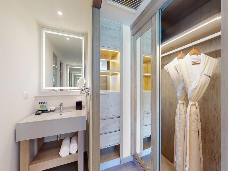 Royalton Chic Antigua An Autograph Collection A image