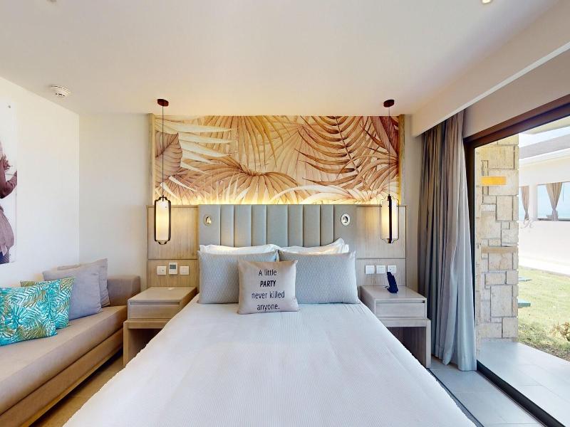 Royalton Chic Antigua An Autograph Collection A image
