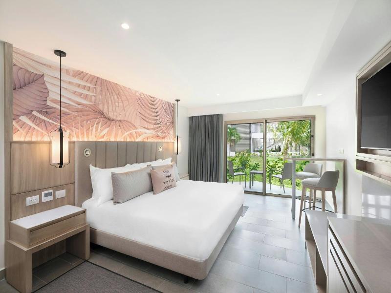 Royalton Chic Antigua An Autograph Collection A image
