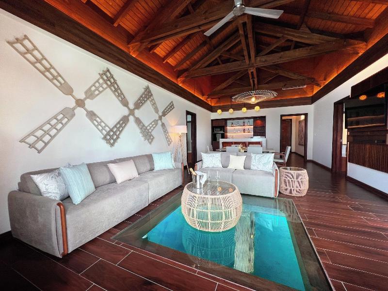 Royalton Chic Antigua An Autograph Collection A image