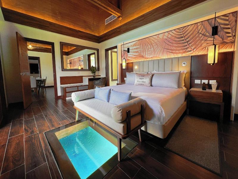 Royalton Chic Antigua An Autograph Collection A image
