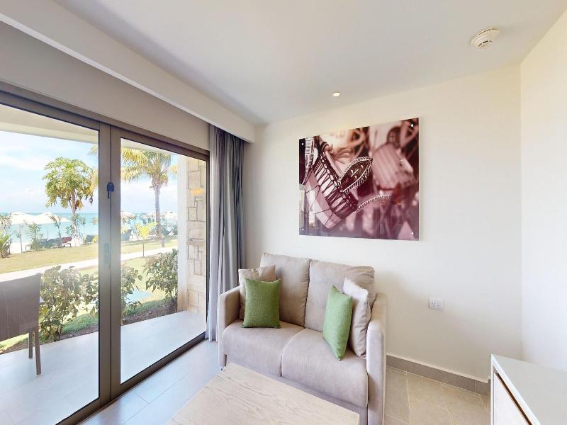 Royalton Chic Antigua An Autograph Collection A image