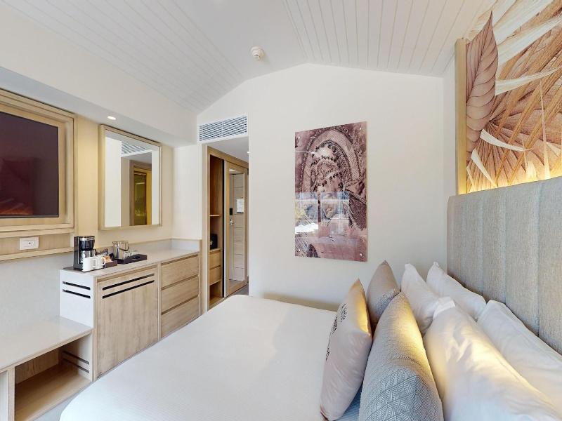 Royalton Chic Antigua An Autograph Collection A image