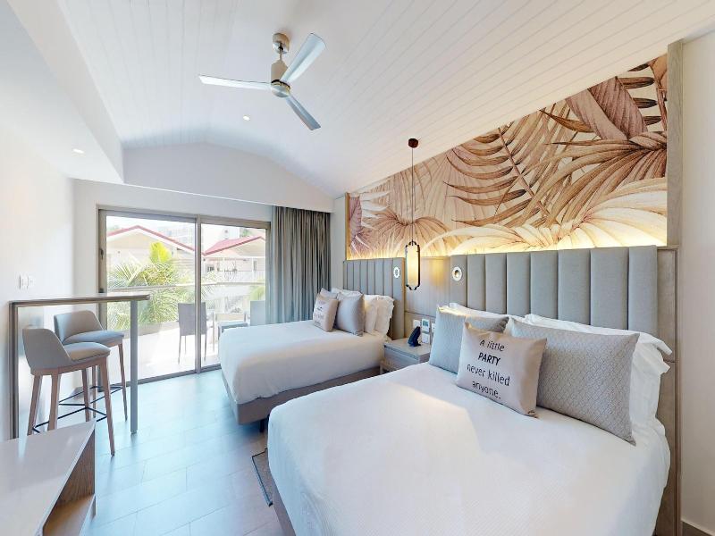 Royalton Chic Antigua An Autograph Collection A image