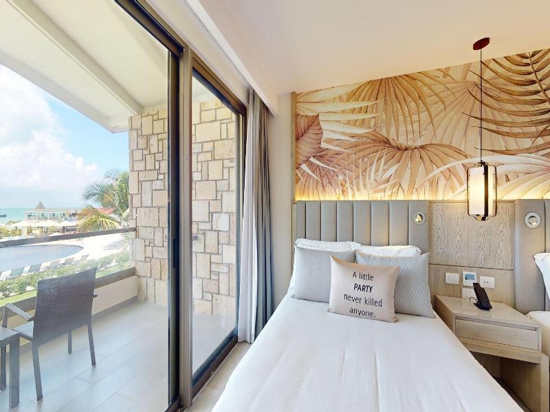 Royalton Chic Antigua An Autograph Collection A image