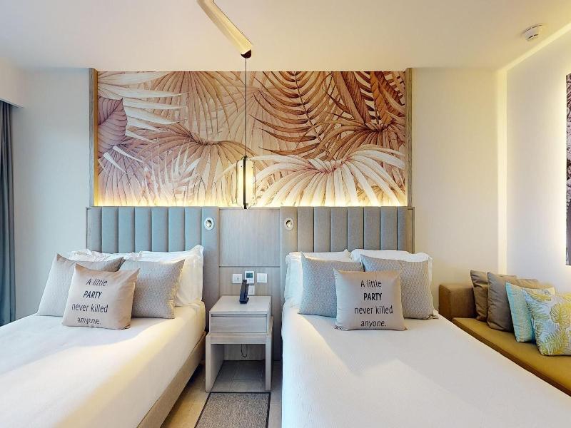 Royalton Chic Antigua An Autograph Collection A image