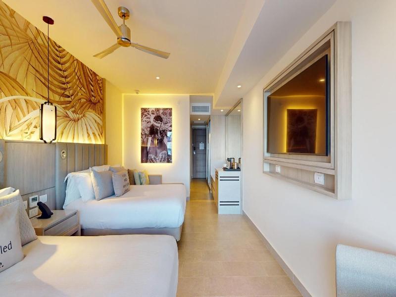 Royalton Chic Antigua An Autograph Collection A image