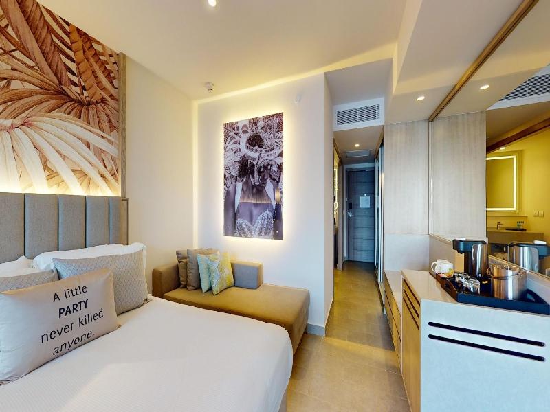 Royalton Chic Antigua An Autograph Collection A image