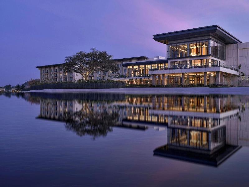 Jw Marriott Bengaluru Prestige Golfshire Resort image