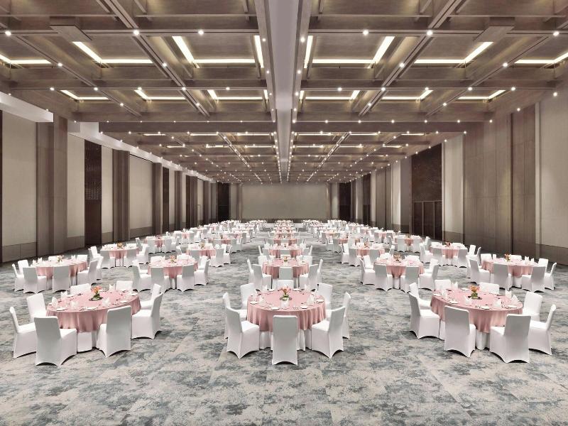 Jw Marriott Bengaluru Prestige Golfshire Resort image