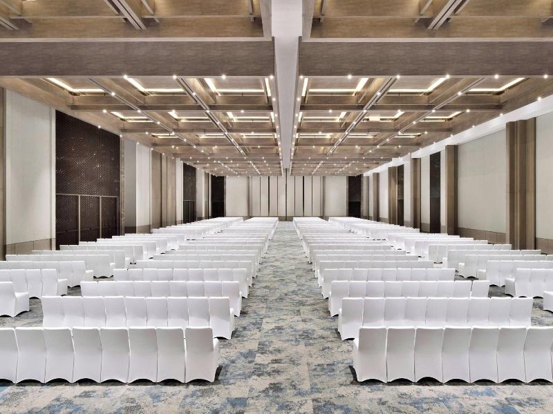 Jw Marriott Bengaluru Prestige Golfshire Resort image