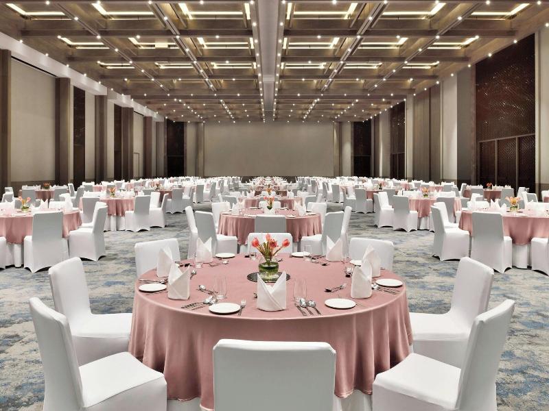 Jw Marriott Bengaluru Prestige Golfshire Resort image