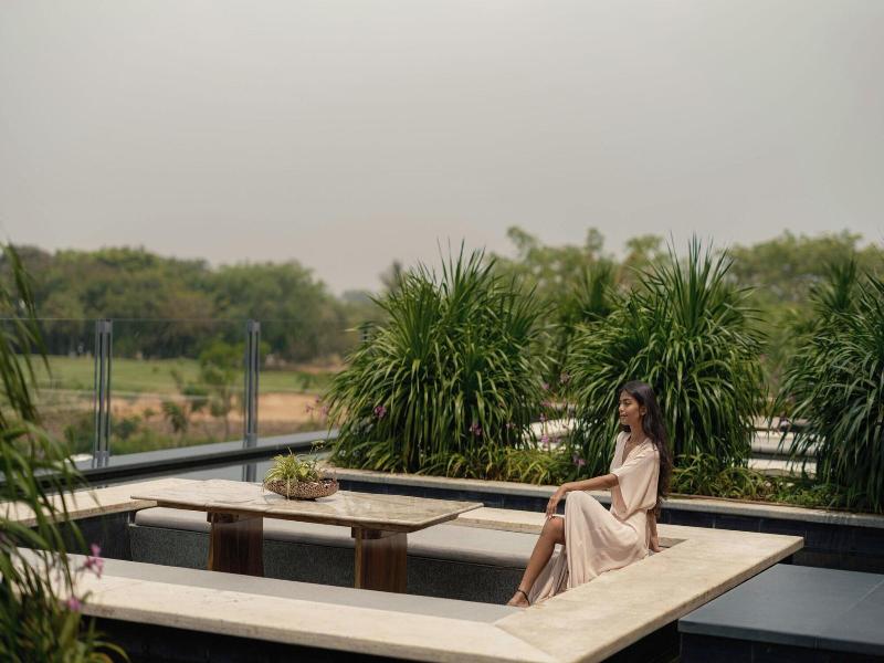 Jw Marriott Bengaluru Prestige Golfshire Resort image