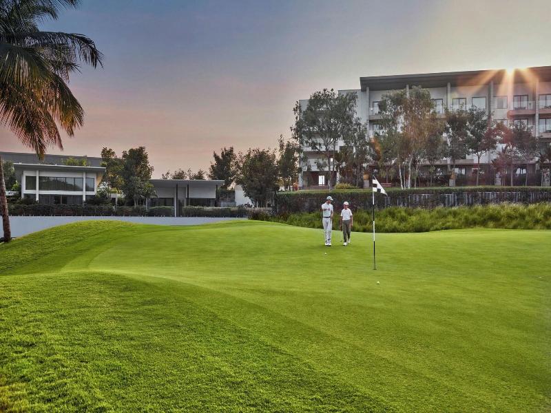 Jw Marriott Bengaluru Prestige Golfshire Resort image