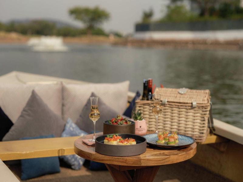 Jw Marriott Bengaluru Prestige Golfshire Resort image