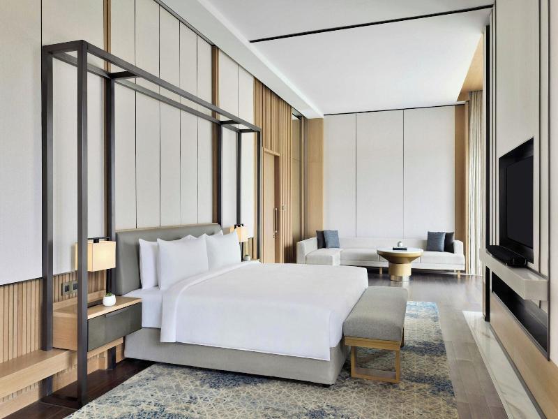 Jw Marriott Bengaluru Prestige Golfshire Resort image