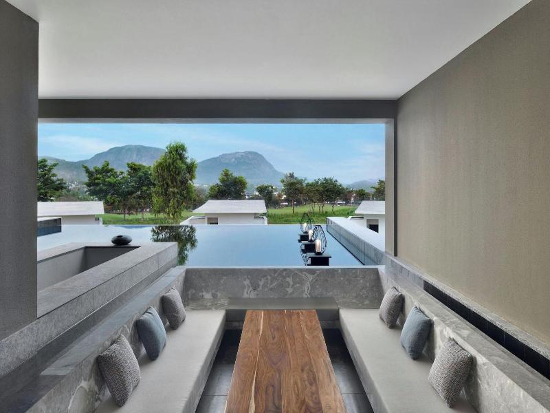 Jw Marriott Bengaluru Prestige Golfshire Resort image