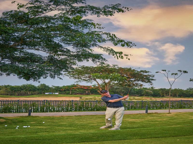 Jw Marriott Bengaluru Prestige Golfshire Resort image