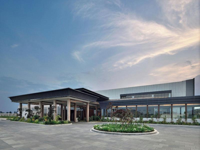 Jw Marriott Bengaluru Prestige Golfshire Resort image