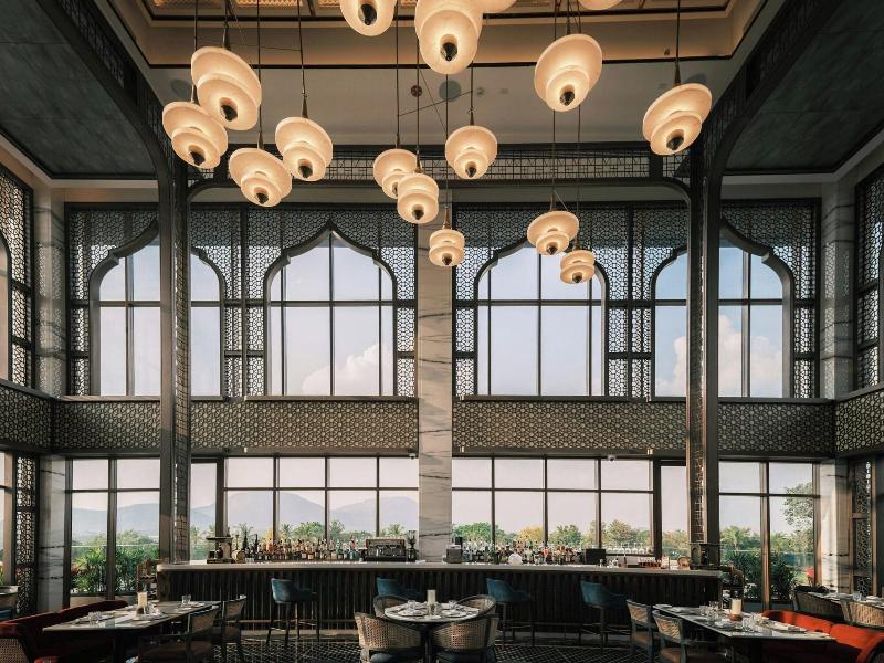 Jw Marriott Bengaluru Prestige Golfshire Resort image