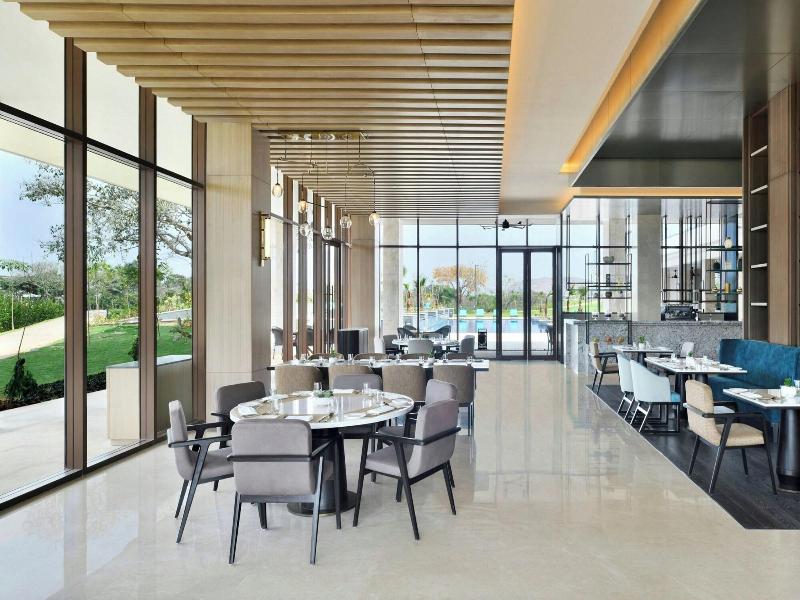 Jw Marriott Bengaluru Prestige Golfshire Resort image