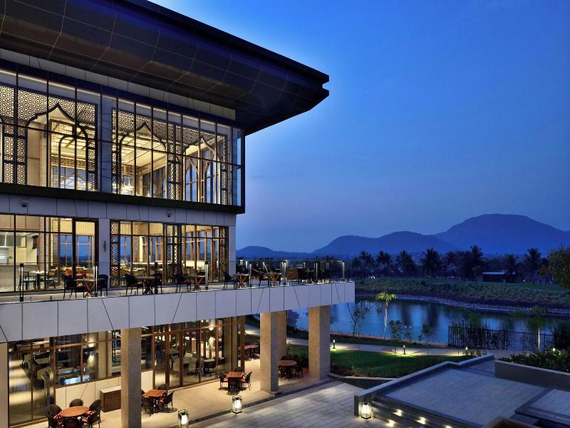 Jw Marriott Bengaluru Prestige Golfshire Resort image