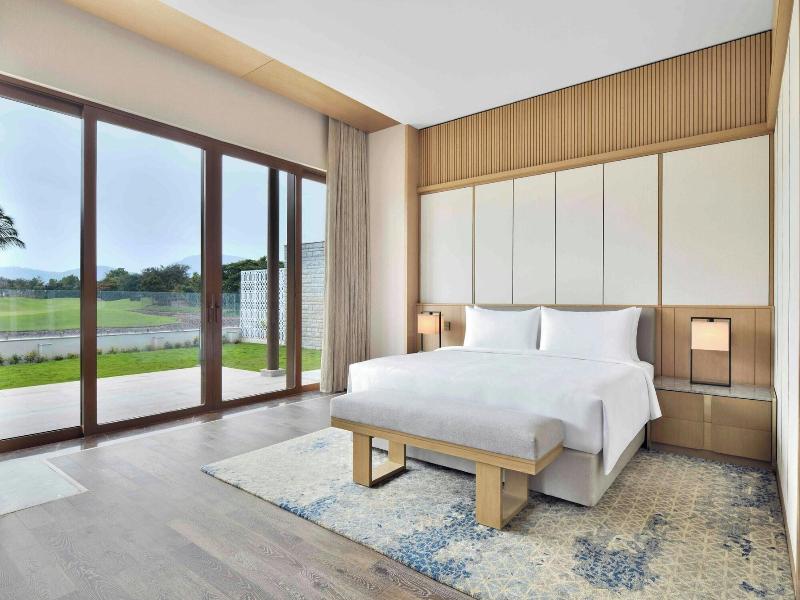 Jw Marriott Bengaluru Prestige Golfshire Resort image