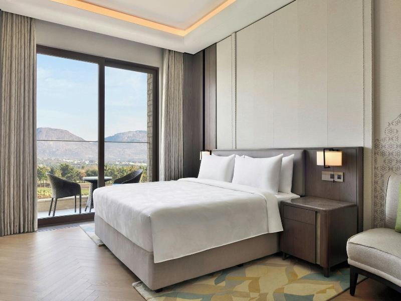 Jw Marriott Bengaluru Prestige Golfshire Resort image