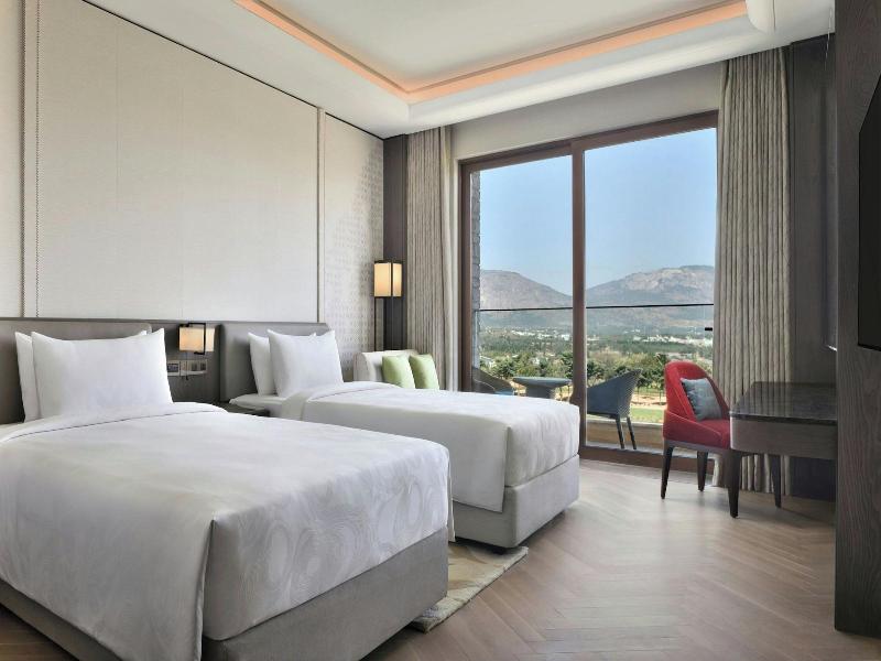 Jw Marriott Bengaluru Prestige Golfshire Resort image
