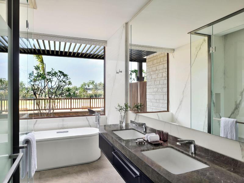 Jw Marriott Bengaluru Prestige Golfshire Resort image