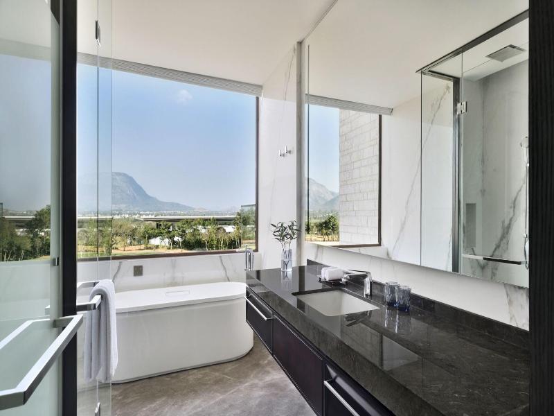 Jw Marriott Bengaluru Prestige Golfshire Resort image