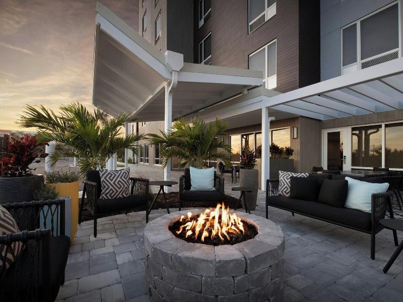 Towneplace Suites By Marriott Fort Myers Gulf Co image
