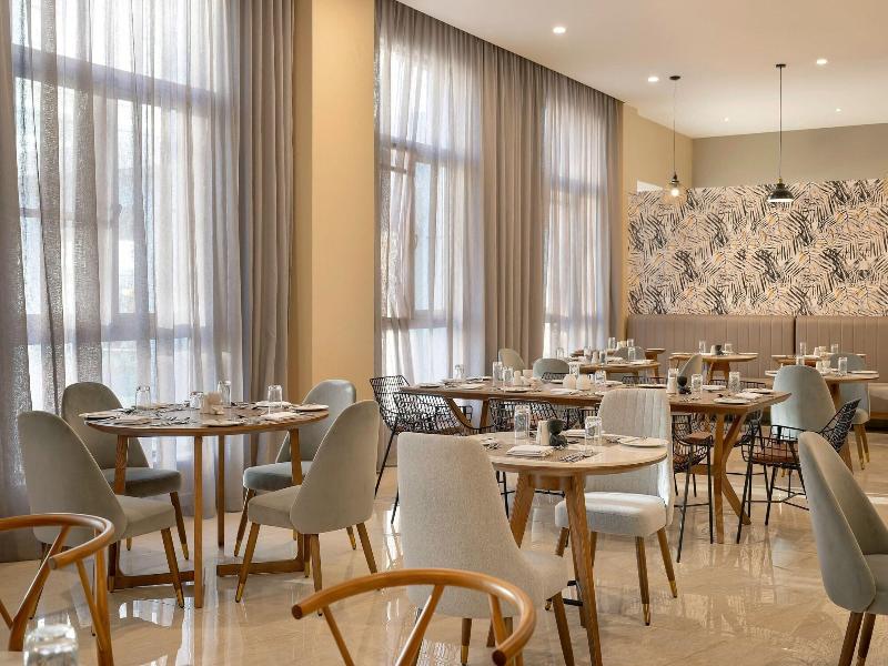Protea Hotel By Marriott Lusaka International Ai image
