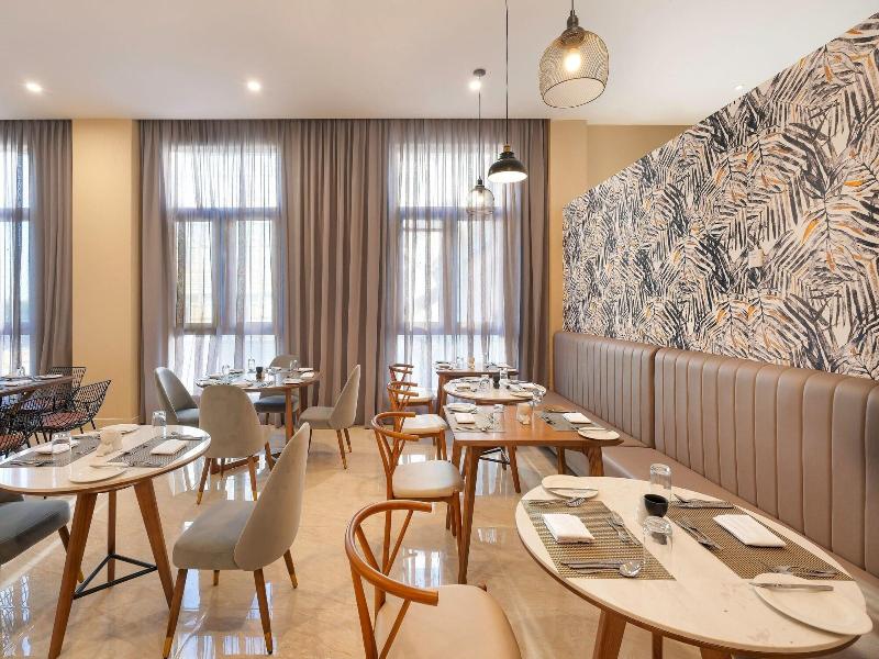 Protea Hotel By Marriott Lusaka International Ai image