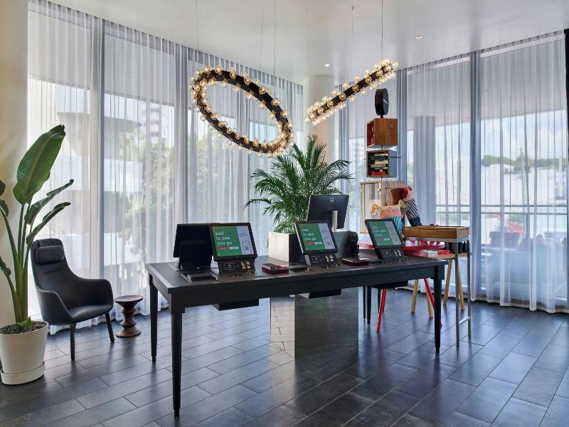 Citizenm Miami South Beach image