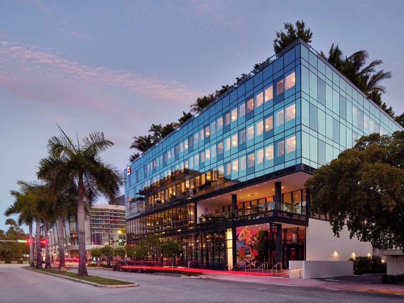 Citizenm Miami South Beach image