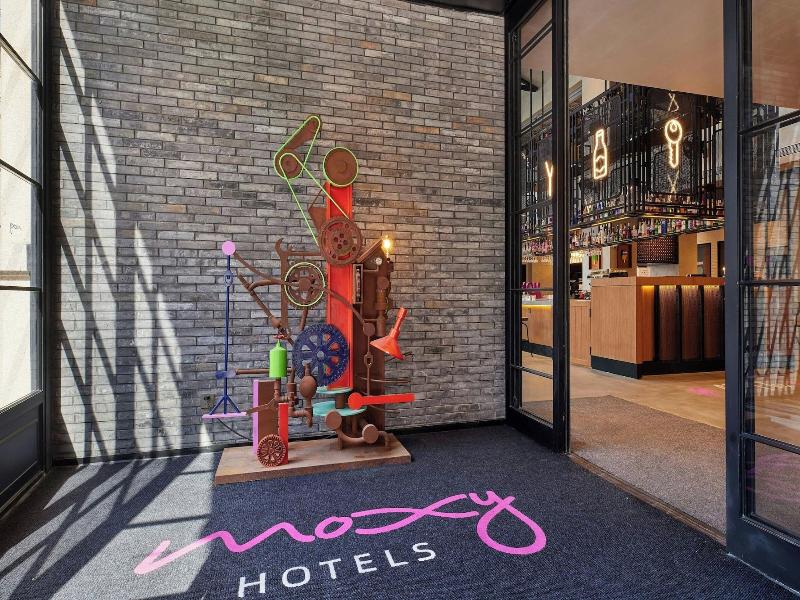 Moxy Shanghai Putuo image
