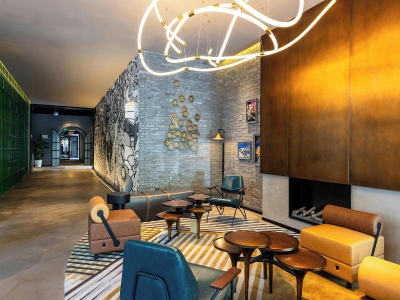 Moxy Shanghai Putuo image