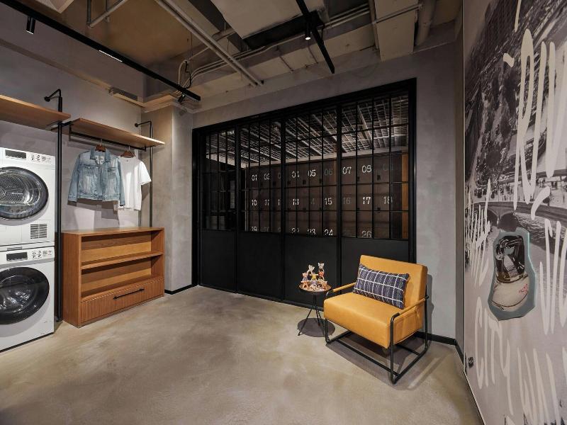 Moxy Shanghai Putuo image