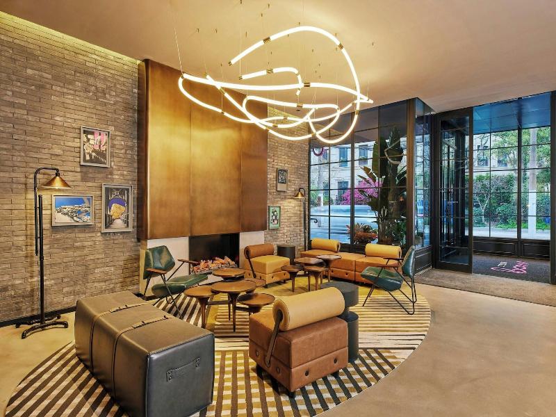 Moxy Shanghai Putuo image